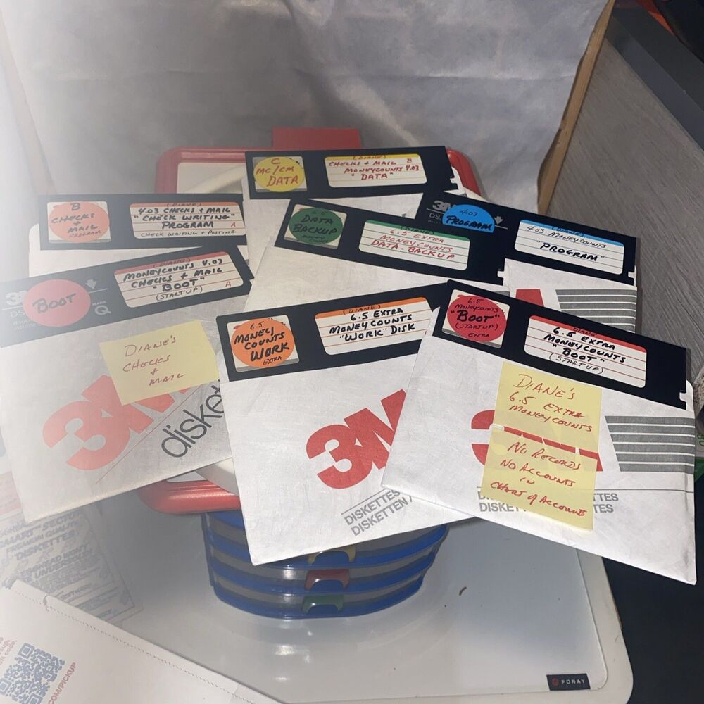 Lot of 7 Floppy Computer Disk 5.25 Unknown Content - For Discovery/Recycle